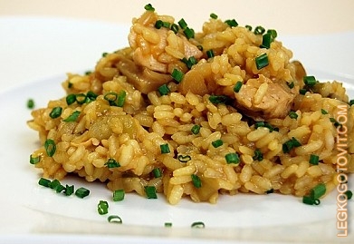 Фото рецепта: Рис с курицей, грибами и баклажанами