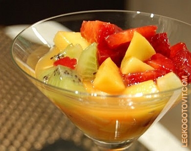 Фото рецепта: Фруктовый салат с соком манго