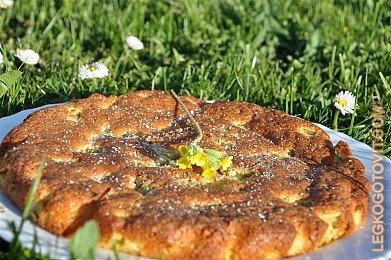 Фото рецепта: Нежный пирог с ревенем