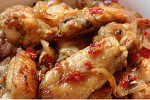 Фото рецепта: Куриные крылышки с чесноком и перцем