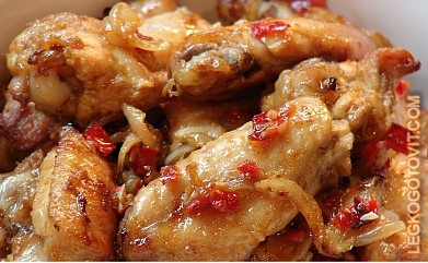 Фото рецепта: Куриные крылышки с чесноком и перцем
