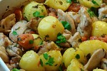 Фото рецепта: Жареная курица с картофелем и помидорами