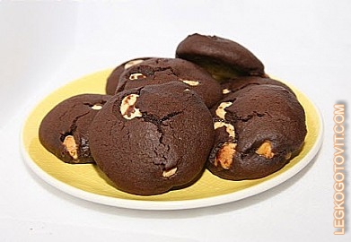 Фото рецепта: Печенье с кусочками белого шоколада