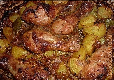 Фото рецепта: Запеченные куриные ножки с овощами