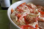 Фото рецепта: Тушеная в белом вине семга с красным перцем