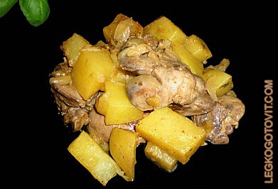 Фото рецепта: Жареная куриная печень с картофелем