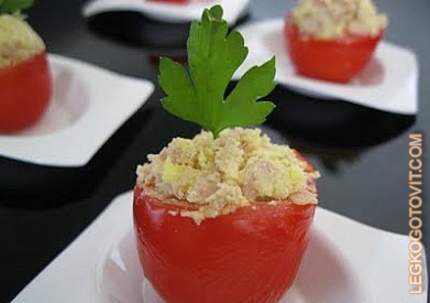 Фото рецепта: Фаршированные томаты-черри