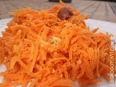 Фото рецепта: Салат из моркови с лесным орехом