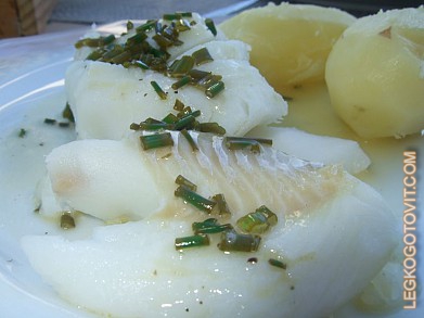 Фото рецепта: Треска с лимонным маслом и зеленым луком