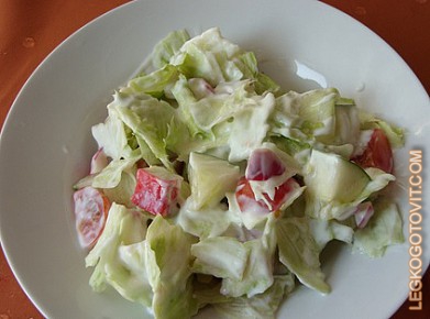 Фото рецепта: Салат из крабовых палочек со свежими овощами