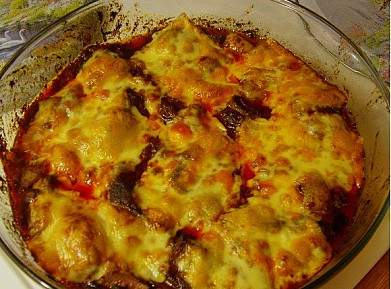 Фото рецепта: Говядина с грибами и сыром в духовке