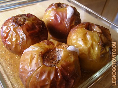 Фото рецепта: Печеные яблоки с корицей