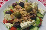 Фото рецепта: Греческий салат с тунцом