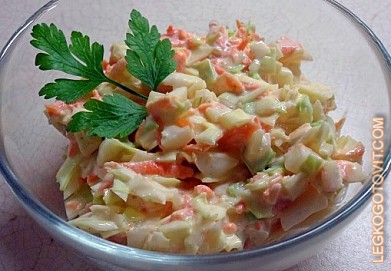 Фото рецепта: Осенний салат из капусты с морковью