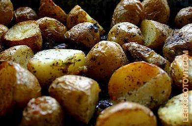 Фото рецепта: Картофель печеный в духовке