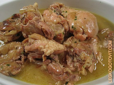 Фото рецепта: Курица, тушеная в соусе