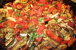 Фото рецепта: Жареные баклажаны с болгарским перцем и помидорами