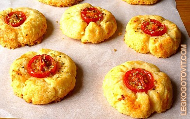 Фото рецепта: Печенье с пармезаном и томатами