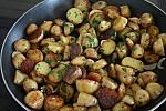 Фото рецепта: Жареный картофель с луком и петрушкой