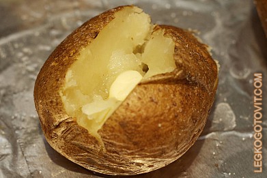 Картофель в мундире, запеченный в фольге