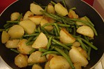 Фото рецепта: Картофель жареный с зеленой фасолью