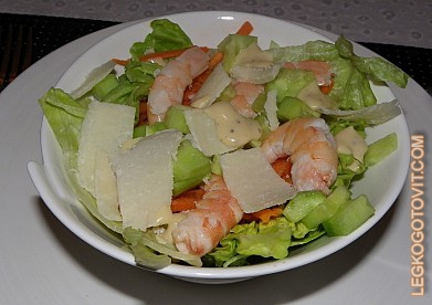 Фото рецепта: Овощной салат с креветками