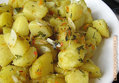 Фото рецепта: Картофель с чесноком и укропом