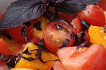 Фото рецепта: Салат из помидоров с базиликом