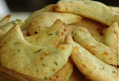 Фото рецепта: Сырное печенье с зеленью