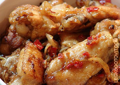 Фото рецепта: Куриные крылышки с чесноком и острым перцем
