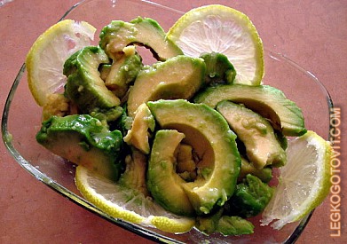 Фото рецепта: Свежий салат из авокадо