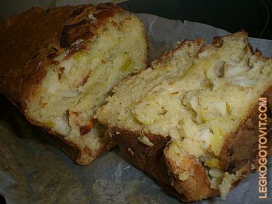 Фото рецепта: Хлебец с луком-пореем и крабовыми палочками