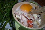 Фото рецепта: Яйца запеченые с беконом и грибами