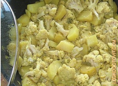 Фото рецепта: Цветная капуста с картофелем