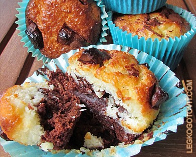 Фото рецепта: Кексы с маскарпоне, шоколадом и кокосовой стружкой