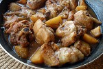 Фото рецепта: Тушеная курица с картошкой