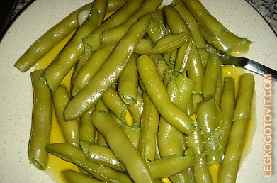 Фото рецепта: Салат из зеленой фасоли с оливковым маслом и уксусом