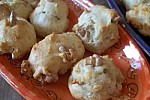 Фото рецепта: Соленое печенье с грецкими орехами и сыром Рокфор