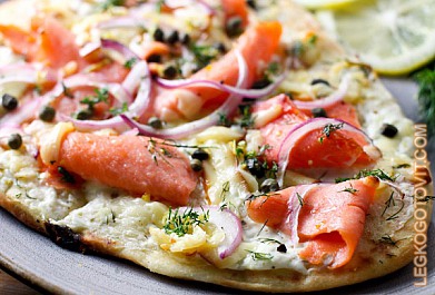 Фото рецепта: Пицца с копченым лососем
