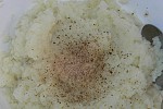 Фото рецепта: Пюре из цветной капусты с чесноком и жареным луком