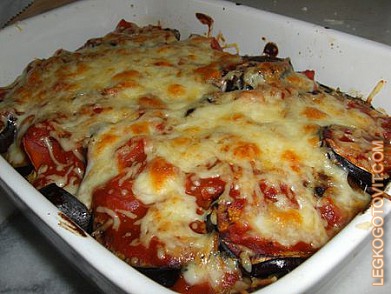 Фото рецепта: Запеченные баклажаны с помидорами и моцареллой