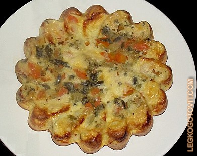Фото рецепта: Заливной пирог без теста с овощами и сыром фета