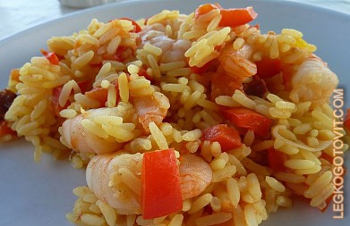 Фото рецепта: Рис с креветками и сладким перцем
