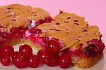 Фото рецепта: Пирог с безе и красной смородиной