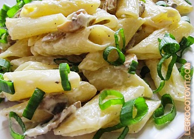 Фото рецепта: Макароны с сыром маскарпоне и грибами