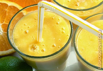 Фото рецепта: Коктейль из манго, банана и цитрусовых