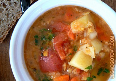 Фото рецепта: Суп с горохом, чечевицей и помидорами