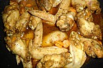 Фото рецепта: Тушеные куриные крылышки в мультиварке