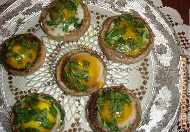 Фото рецепта: Грибы, фаршированные яйцами