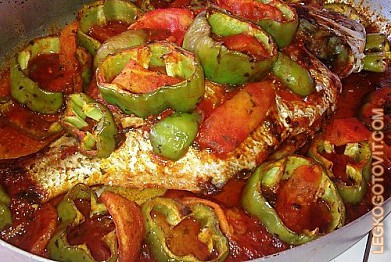 Фото рецепта: Рыба с перцем и помидорами